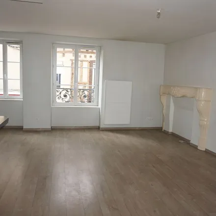 Rent this 3 bed apartment on 2 Avenue de Charolles in 71600 Paray-le-Monial, France