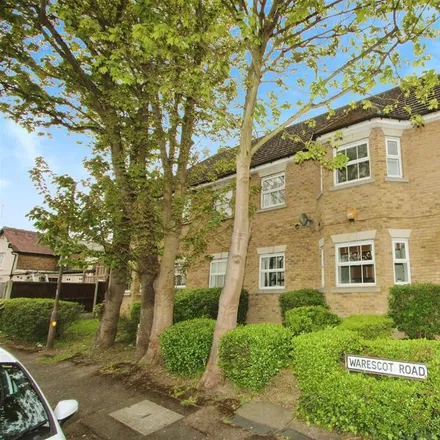 Rent this 2 bed apartment on Robin Hood Pub in Ongar Road, Pilgrims' Hatch