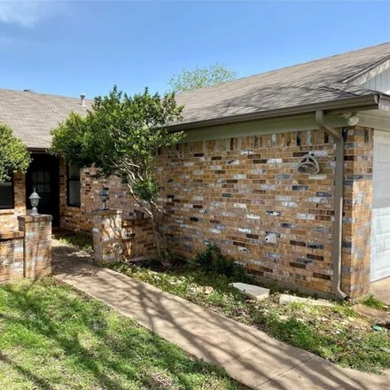Image 2 - 1416 Walters Drive, Granbury, TX 76048, USA - House for rent
