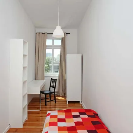 Rent this 5 bed room on Revaler Straße 8 in 10245 Berlin, Germany