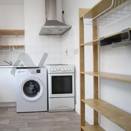 Image 3 - 308 Holloway Road, London, N7 6NP, United Kingdom - Apartment for rent