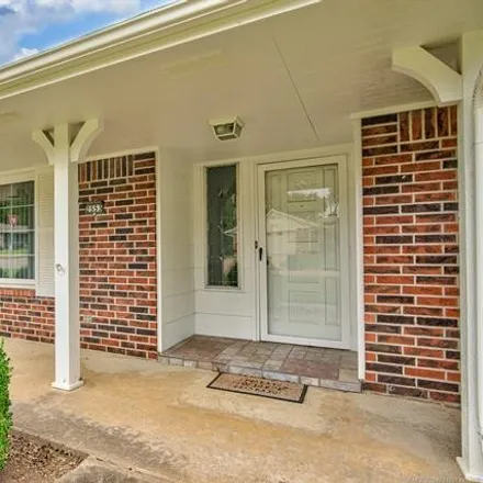 Image 2 - 2553 Evergreen Drive, Bartlesville, OK 74006, USA - House for sale