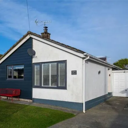 Buy this 2 bed house on Rhos Ffordd in Moelfre, LL72 8NW