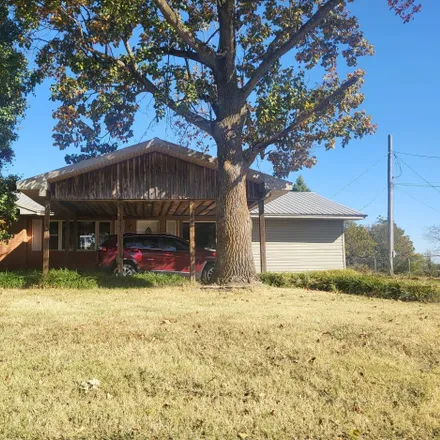 Buy this 4 bed house on 714 Gehrig Avenue in Campbell, Dunklin County