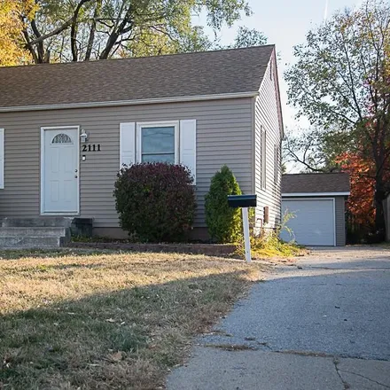 Buy this 2 bed house on 2111 East 27th Street in Des Moines, IA 50317