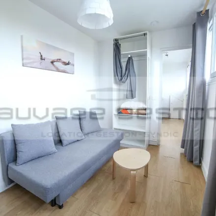Rent this 2 bed apartment on 11 Rue d’Etancourt in 76420 Bihorel, France