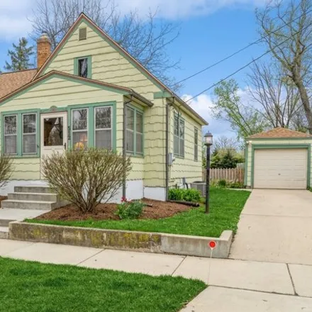 Buy this 2 bed house on 518 Holly Street in Elgin, IL 60123