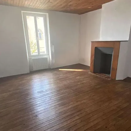 Rent this 3 bed apartment on 1 Cheniveau in 49360 Les Cerqueux, France