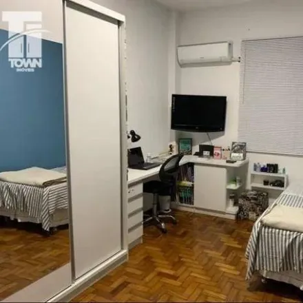 Rent this 3 bed apartment on Rua Domingues de Sá 168 in Icaraí, Niterói - RJ