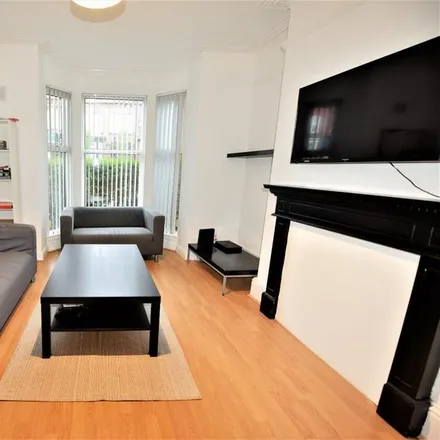 Rent this 6 bed house on Cardigan Road Carberry Road in Cardigan Road, Leeds