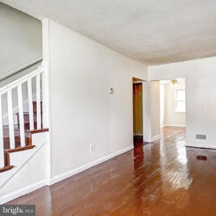 Image 8 - 4717 Ivanhoe Avenue, Baltimore, MD 21212, USA - House for sale