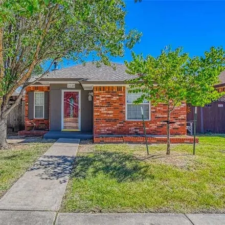 Buy this 3 bed house on 2120 South Robinson Avenue in Moore, OK 73170