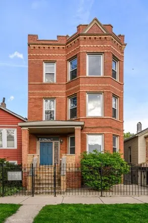 Buy this 1studio house on 2169 North Rockwell Street in Chicago, IL 60647