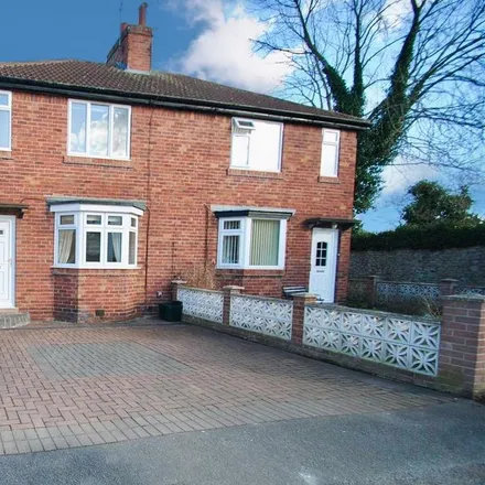 Rent this 3 bed duplex on Castle Close in Tickhill, DN11 9QP