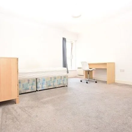 Image 6 - Cutlers Gate, Castlegate, Sheffield, S4 7TL, United Kingdom - Apartment for rent