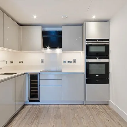 Rent this 1 bed apartment on Aldgate Tower in 2 Leman Street, London