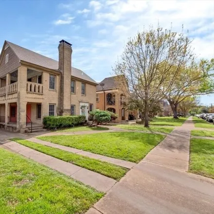 Image 2 - 6132 Victor Street, Dallas, TX 75214, USA - House for sale