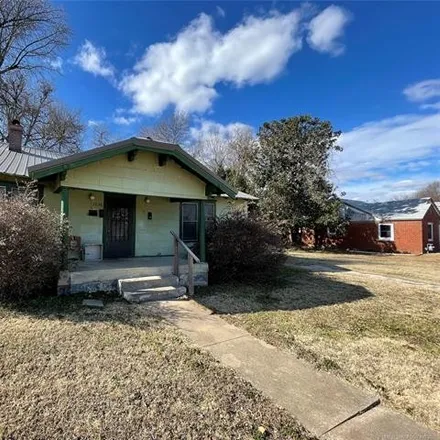 Buy this 2 bed duplex on 1636 North Cheyenne Avenue in Tulsa, OK 74106