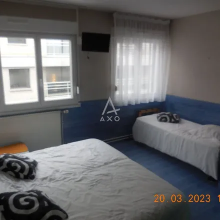 Image 6 - 74 Avenue des Bains, 59140 Dunkirk, France - Apartment for rent