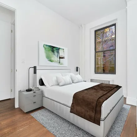Rent this 3 bed apartment on 118 East 91st Street in New York, NY 10128