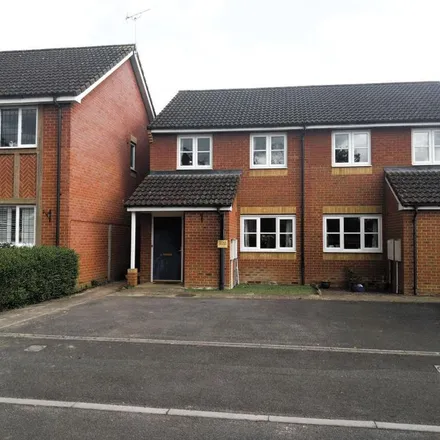 Rent this 2 bed apartment on Barkham Road in Barkham, RG41 4TG