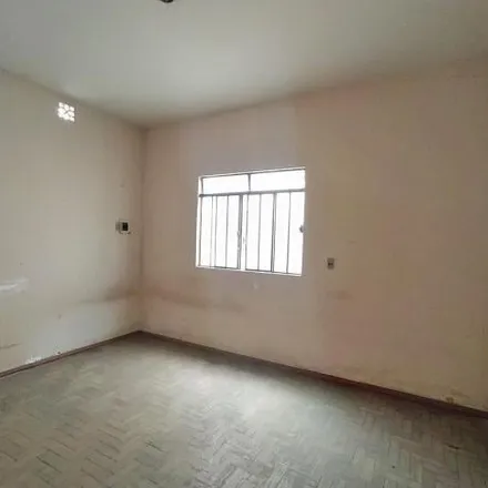 Rent this 4 bed house on Rua Campos Gerais in São José, Divinópolis - MG