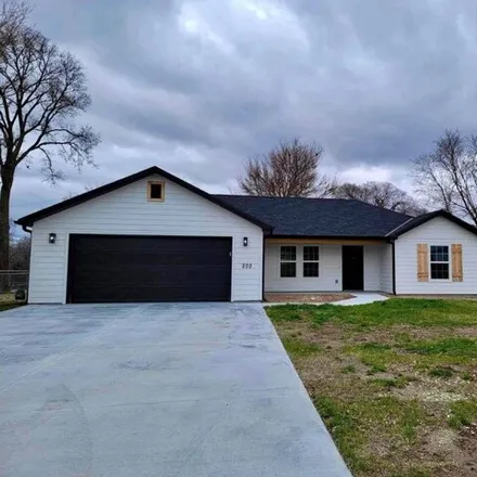 Buy this 3 bed house on New Covenant Church in West Kansas Street, Smith Center