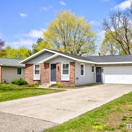 Buy this 4 bed house on 119 West 33rd Street in Holland, MI 49423