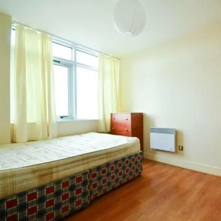 Image 4 - 1-141 Gerry Raffles Square, London, E15 1BG, United Kingdom - Apartment for rent