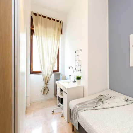 Image 3 - Viale Beatrice d'Este, 4, 20122 Milan MI, Italy - Room for rent