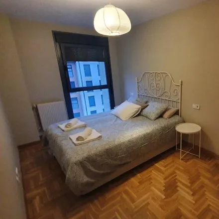 Rent this 2 bed apartment on Instituto de Educación Secundaria La Corredoria in Calle Francisco Pintado Fe, 33011 Oviedo