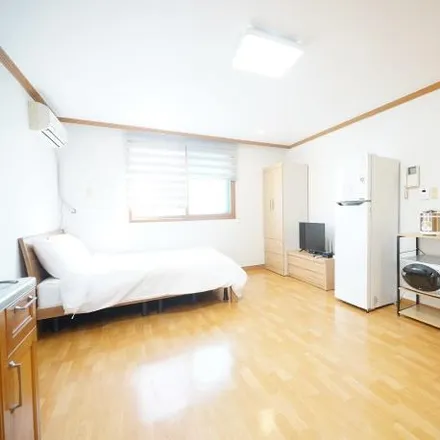 Rent this 1 bed apartment on 742-3 Yeoksam-dong in Gangnam District, Seoul