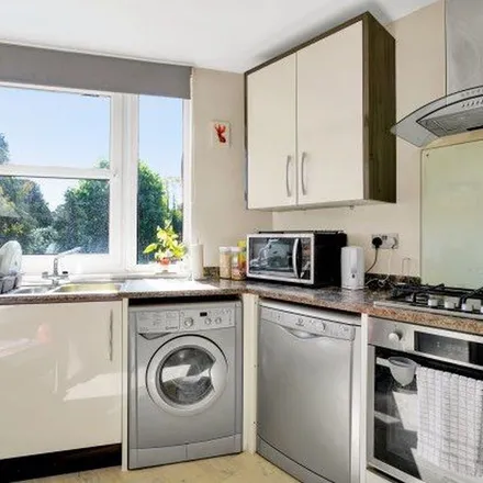 Image 7 - 25-36 Heathside, Weybridge, KT13 9YH, United Kingdom - Apartment for rent