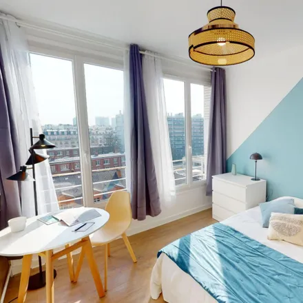 Rent this 4 bed room on EIB The Victor Hugo School in 23 Rue de Cronstadt, 75015 Paris