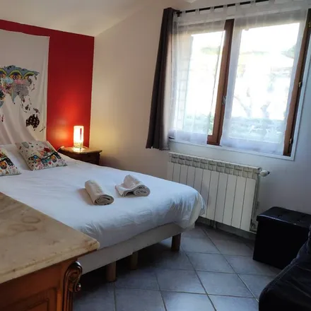 Image 5 - 30200 Bagnols-sur-Cèze, France - Apartment for rent