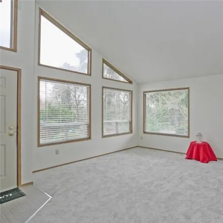 Image 4 - 10703 68th Place South, Seattle, WA 98178, USA - House for sale