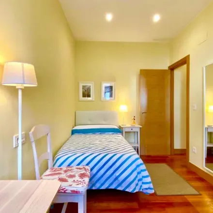 Rent this 5 bed apartment on Calle Luis Briñas / Luis Briñas kalea in 19, 48013 Bilbao