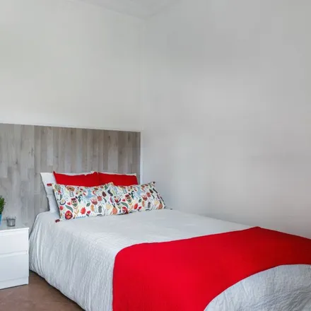 Rent this 5 bed room on Carrer de València in 592, 08026 Barcelona
