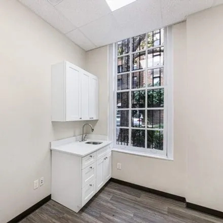 Image 5 - 78-31 37th Avenue, New York, NY 11372, USA - House for rent