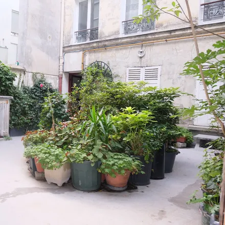 Image 7 - 20 Rue Myrha, 75018 Paris, France - Apartment for rent