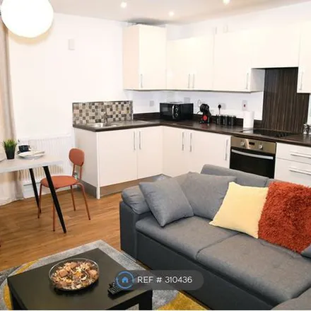 Image 5 - Alcock Crescent, London, DA1 4FW, United Kingdom - Apartment for rent