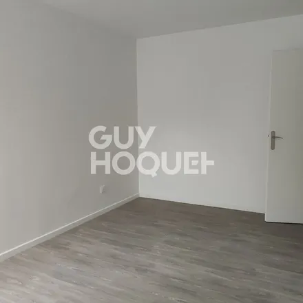 Rent this 2 bed apartment on 39 Avenue du Raincy in 93250 Villemomble, France