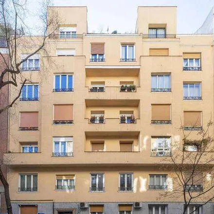 Image 7 - Calle de Zurbano, 54, 28010 Madrid, Spain - Apartment for rent