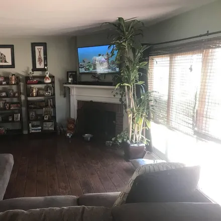 Image 5 - 311 Barry Drive, Pomona, CA 91767, USA - Room for rent