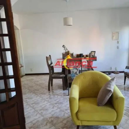 Rent this 3 bed house on Rua Santa Juliana in Picanço, Guarulhos - SP