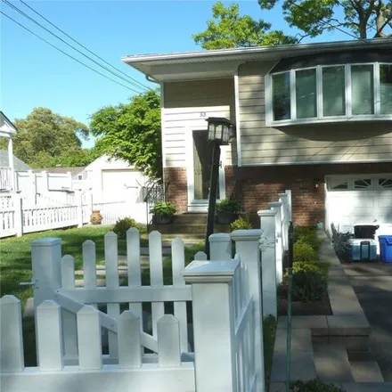 Buy this 5 bed house on 53 Mountain Avenue in Village of Bayville, NY 11709