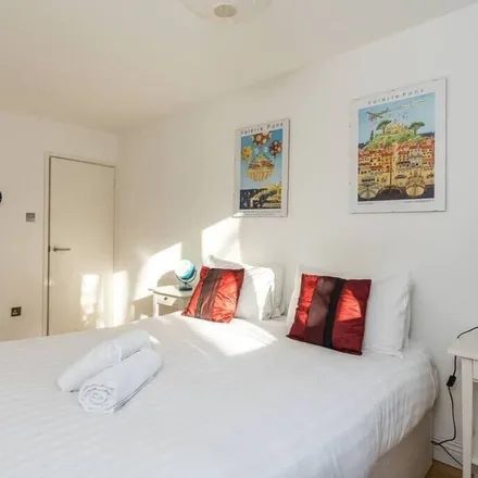Rent this 1 bed apartment on London in N7 9ET, United Kingdom