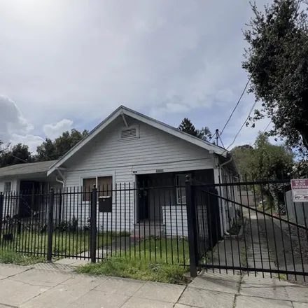 Image 2 - 3235 Brookdale Avenue, Oakland, CA 94602, USA - House for sale
