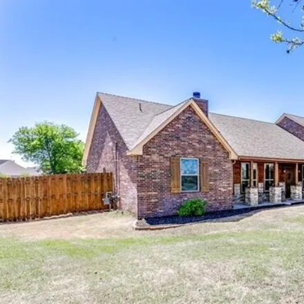 Image 2 - 14646 Pecan Grove West, Canadian County, OK 73099, USA - House for sale