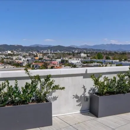Image 4 - 5775 West 3rd Street, Los Angeles, CA 90036, USA - Apartment for rent
